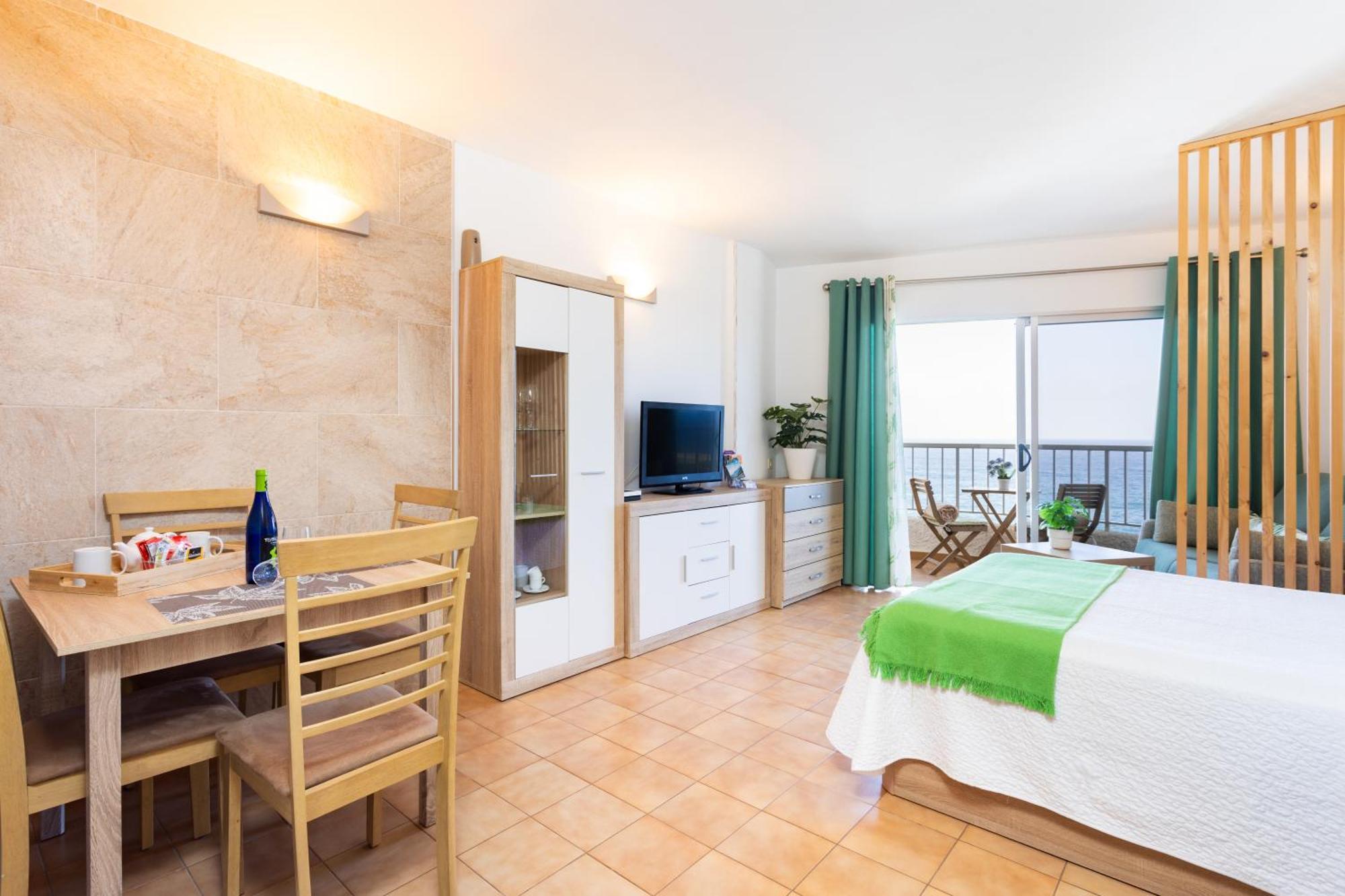 Cozy Seafront Studio With Balcony & Ocean Views San Marcos  Экстерьер фото